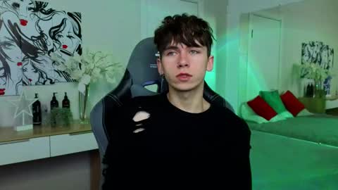 Snapshot of mr_lucky_guy chatting on 02/14/25, 10:25 Kris online show from 02/14/25, 10:25