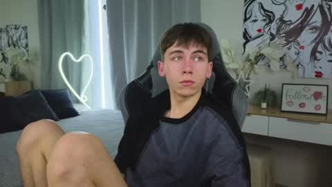 Snapshot of mr_lucky_guy chatting on 02/27/25, 08:39 Kris online show from 02/27/25, 08:39