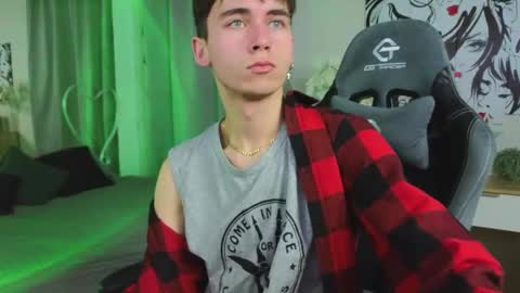 Snapshot of mr_lucky_guy chatting on 03/11/25, 08:53 Kris online show from 03/11/25, 08:53