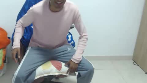 Snapshot of mr_max__ chatting on 02/16/26, 05:42 Max online show from 02/16/26, 05:42