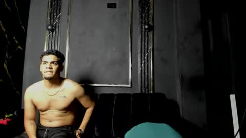 mr_maximo online show from 11/17/25, 01:11