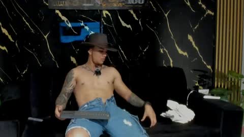 mr_maximo online show from 03/24/26, 04:28