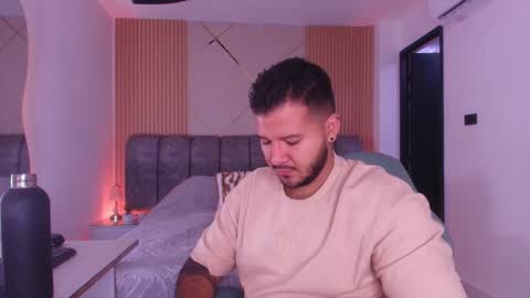 MIKEE online show from 02/11/26, 03:11