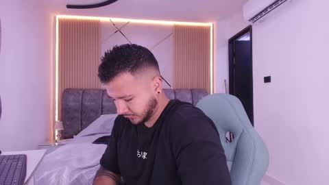 MIKEE online show from 03/16/26, 03:01