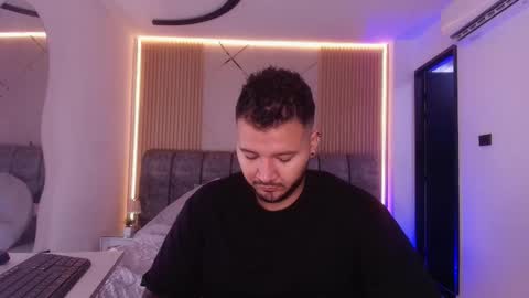 MIKEE online show from 03/30/26, 03:07