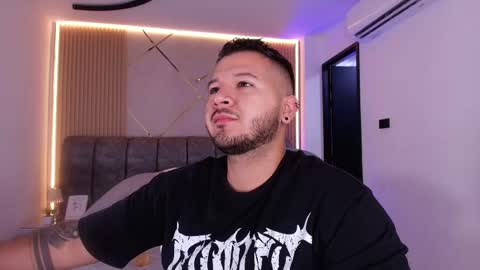 Snapshot of mr_mikee_ chatting on 05/01/26, 03:11 MIKEE online show from 05/01/26, 03:11