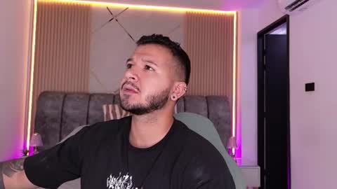MIKEE online show from 06/18/26, 03:07