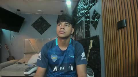 Snapshot of mr_mois chatting on 04/14/26, 05:57 mr_mois online show from 04/14/26, 05:57