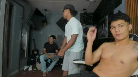 Snapshot of mr_mois chatting on 04/23/26, 05:08 mr_mois online show from 04/23/26, 05:08