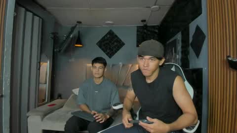 Snapshot of mr_mois chatting on 04/24/26, 09:06 mr_mois online show from 04/24/26, 09:06
