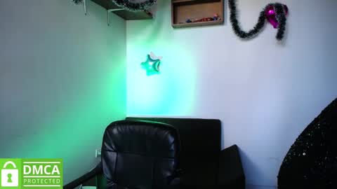 Mr  Mrs Curie online show from 12/31/24, 08:45