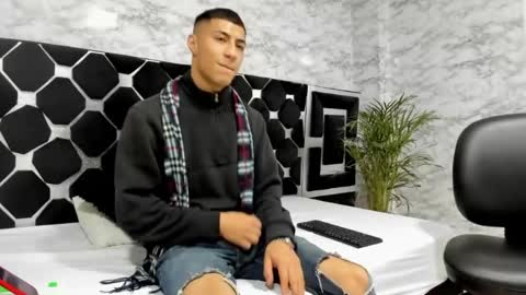 Mr Porn  online show from 04/22/26, 02:14