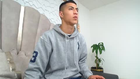 Snapshot of mr_porn_9 chatting on 06/01/26, 12:29 Mr Porn online show from 06/01/26, 12:29