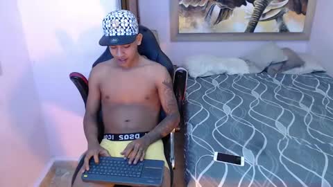 Snapshot of mr_stiven_ chatting on 03/08/25, 03:06 mr_stiven_ online show from 03/08/25, 03:06