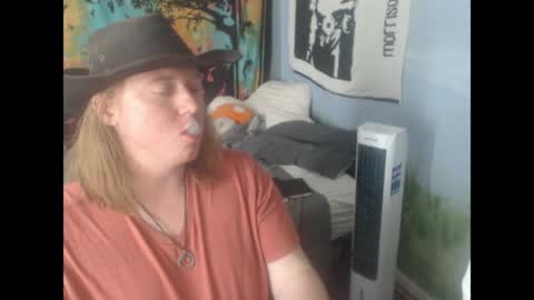 mr_strawberry online show from 04/18/26, 02:10