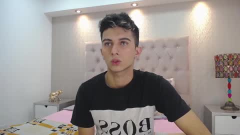 Snapshot of mr_williseo chatting on 12/01/24, 07:47 williseo online show from 12/01/24, 07:47