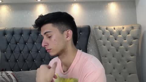 Snapshot of mr_williseo chatting on 01/16/25, 08:03 williseo online show from 01/16/25, 08:03