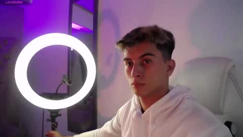 Snapshot of mr_williseo chatting on 09/12/25, 07:58 williseo online show from 09/12/25, 07:58