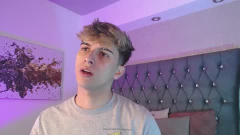 Snapshot of mr_williseo chatting on 09/29/25, 02:06 williseo online show from 09/29/25, 02:06