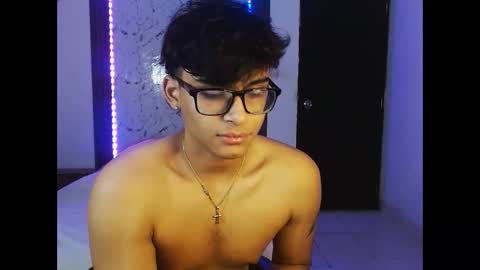 Snapshot of mr_yisuz chatting on 05/28/26, 11:18 yisuz online show from 05/28/26, 11:18