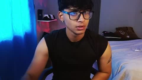 Snapshot of mr_yisuz chatting on 07/20/26, 12:29 yisuz online show from 07/20/26, 12:29