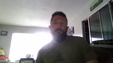 Snapshot of mrasta1984 chatting on 12/17/25, 08:37 mrasta1984 online show from 12/17/25, 08:37