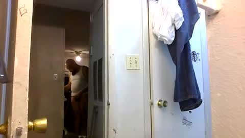 Snapshot of mrbiggs1077777 chatting on 11/04/25, 01:54 mrbiggs1077777 online show from 11/04/25, 01:54