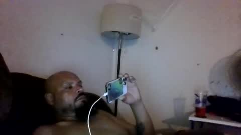 Snapshot of mrbiggs1077777 chatting on 11/18/25, 04:22 mrbiggs1077777 online show from 11/18/25, 04:22