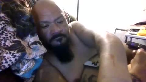 Snapshot of mrbiggs1077777 chatting on 11/19/25, 07:47 mrbiggs1077777 online show from 11/19/25, 07:47