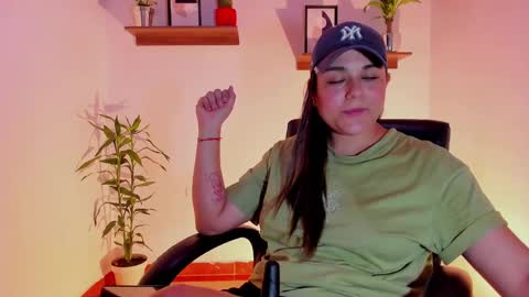 Laura online show from 01/22/25, 04:44