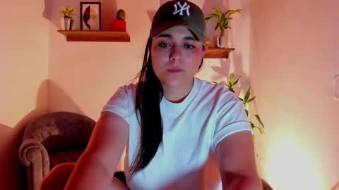 Laura online show from 03/11/25, 06:53