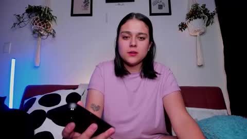 Laura online show from 10/08/25, 05:49