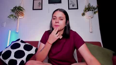 Laura online show from 10/22/25, 02:45