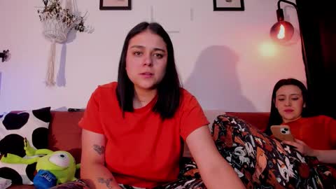 Snapshot of mrbuu_ chatting on 02/22/26, 03:07 Laura online show from 02/22/26, 03:07