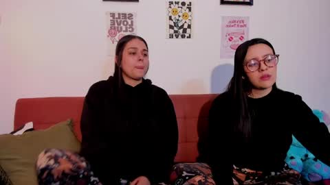 Snapshot of mrbuu_ chatting on 06/09/26, 05:08 Laura online show from 06/09/26, 05:08