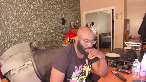 Snapshot of mrchuckdailyxxx chatting on 06/30/26, 05:25 Chuck Daily online show from 06/30/26, 05:25