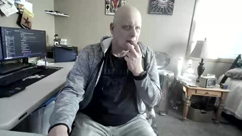 Snapshot of mrclean_55 chatting on 10/23/25, 07:12 MrClean55 online show from 10/23/25, 07:12