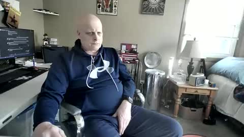 Snapshot of mrclean_55 chatting on 10/27/25, 07:29 MrClean55 online show from 10/27/25, 07:29