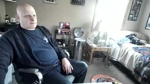 Snapshot of mrclean_55 chatting on 11/13/25, 05:12 MrClean55 online show from 11/13/25, 05:12