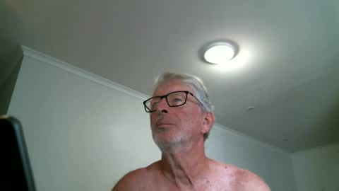 Snapshot of mrcreek1531 chatting on 06/14/26, 02:09 mrcreek1531 online show from 06/14/26, 02:09