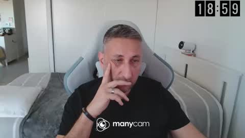 Snapshot of mrdr000 chatting on 04/04/26, 04:59 mrdr000 online show from 04/04/26, 04:59