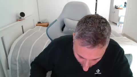 Snapshot of mrdr000 chatting on 04/24/26, 10:39 mrdr000 online show from 04/24/26, 10:39