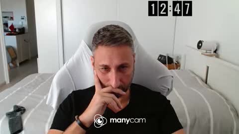 mrdr0o0o online show from 11/18/25, 11:47