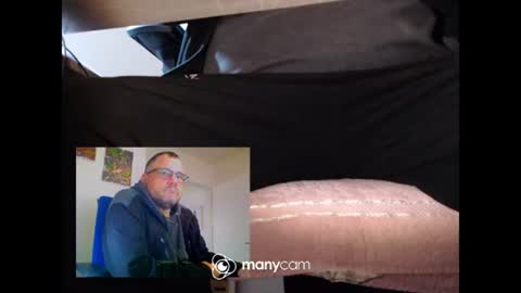 Snapshot of mrduplo1975 chatting on 06/15/26, 01:46 MrJohnsen1975 online show from 06/15/26, 01:46