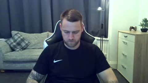 mrengland86566 online show from 02/19/26, 02:07