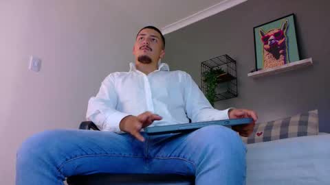 Mr Fox online show from 03/11/26, 07:31