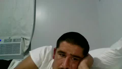 Snapshot of mrfux042792 chatting on 08/05/26, 05:10 Mrfux online show from 08/05/26, 05:10