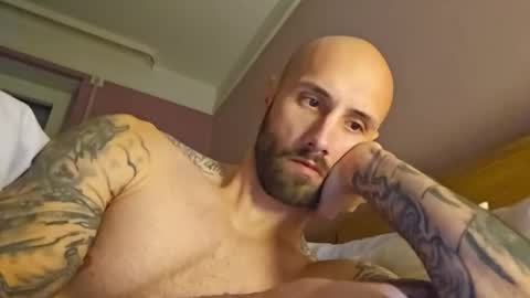 Snapshot of mrga591904 chatting on 11/24/25, 11:10 mrga591904 online show from 11/24/25, 11:10