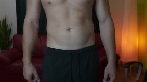 Snapshot of mrgreeneyes01 chatting on 09/17/25, 03:14 juan luis online show from 09/17/25, 03:14