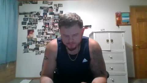 Snapshot of mrhandsome_1 chatting on 02/16/26, 01:51 mrhandsome_1 online show from 02/16/26, 01:51